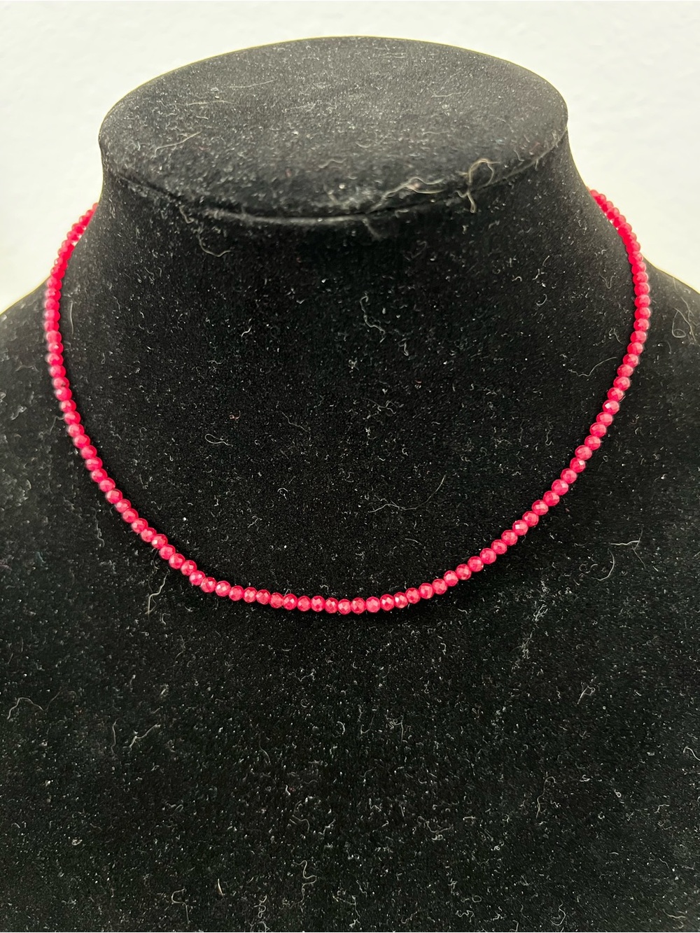 Red Ruby Beaded Women's Necklace - Sleek Minimalist Style